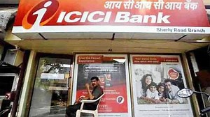 ICICI Bank के डेबिट कार्ड पर मिल रहा ये शानदार ऑफर, मिलेंगे कैशबैक और रिवॉर्ड प्वाइंट्स | Zee Business
