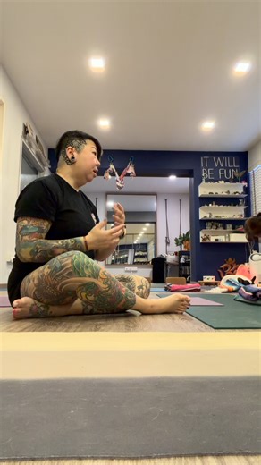 Unapologetically Amanda Koh on Instagram: "The headstand mechanics recap! Not a very demonstrative video coz I am talking them through the main concepts covered this weekend, but essential information for anyone learning inversions and who feels like they have hit a plateau. If you find my longer format videos useful please interact with the post as ig doesn’t show these long winded posts to new audiences."