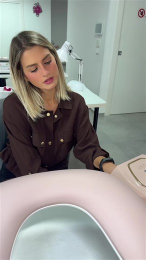 È davvero un dramma il gel che brucia 😂😂😂 Non lo credete anche voi? @stefania_guarnera_official 😂😂😂 #alessiaspidalieri #me #io #funny #gel