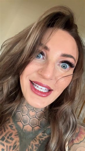 𝕮𝖆𝖗𝖎𝖘𝖘𝖆 : on Instagram: "I spent years around people who didn’t appreciate my drive — they tried to dim my light and use my energy for themselves. Some of them I’ll always care about, even if we’ll never talk again. Getting my confidence back and rediscovering me has been the most beautiful glow-up journey yet. ✨ And if you’ve been thinking about changing your hair… do it, girl. Life’s too short to play it safe. 💇‍♀️💖 #ConfidenceEra #NewHairWhoDis . . . #confidenceera #newhairwhodis #tr