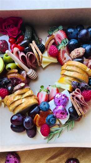 Baby, you send me… 😏 Our LOVE Box = cheese, wine… and maybe a little more.🥰🧀💋🍷💘 #charcuterie #smallbusiness #cheese #valentinesday