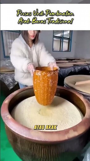Inilah cara tradisional membuat arak beras.#video #ArakBeras#TradisiUnik#MinumanTradisional