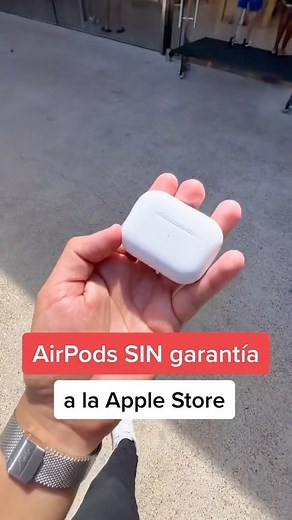 Cris Martinez on Instagram: "😳✨ Llevando AirPods sin garantía a la Apple Store. En este video te cuento cómo pude reemplazar mis AirPods que ya no tienen garantía, en la Apple Store me contaron que muchos AirPods vendidos en el año 2020 salieron defectuosos y que Apple está corriendo un programa de reemplazo para todos los que hayan comprado AirPods Pro ese año y estén experimentando problemas con sus audífonos. Estos AirPods los compré en Mexico y la Apple Store a la que fui está en Estados Un