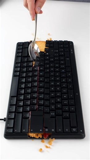 Amazing Cake Keyboard Surprise