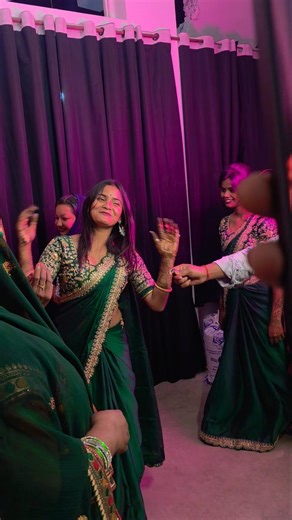 The video is being shot, friends can watch it.