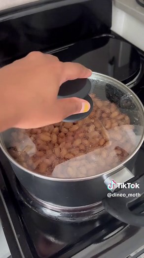 Taking it back to the roots 🤤 one of my old time faves Ingredients: 500g red speckled beans 1 onion 1/2 green pepper 3 tomatoes 1 cube of beef/chicken stock (optional) 1 tablespoon of packet soup (Add more if you prefer more thicker soup) Salt for taste Instructions: Cook the speckle beans on a medium to high heat for about 2 hours until soft. Once soft reduce to low heat to avoid burning, then add the other ingredients as shown in the video. You can also add beef or chicken stock to add more f