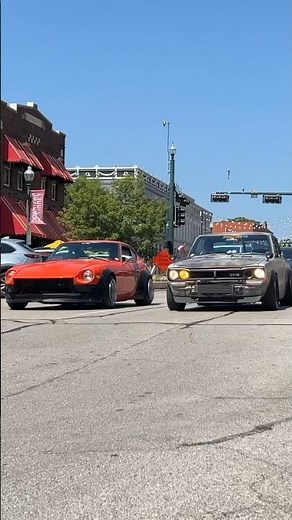 アメリカ🇺🇸の田舎で超目立つ日本車たち🇯🇵 日本車の旧車とアメリカの田舎が不思議と似合う❗️#ショート #shorts
