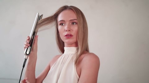 Silk’n 2-in-1 Hair Straightener and Curling Iron - SilkyStraight - Flat Iron with 12 Adjustable Heat Settings - Smooth Styling, Fast Heating and Frizz Control - Travel-Friendly with Dual voltage