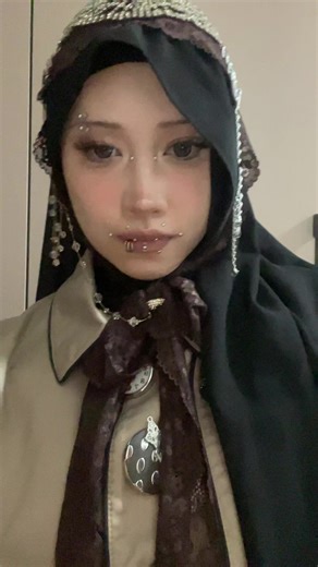 Steampunk Edwardian Fashion: Bedazzled DIY Accessories