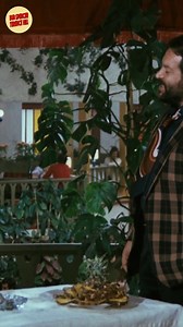 Habt ihr Lust, bei der großen Bud Spencer & Terence Hill Filmnacht dabei zu sein? Sichert euch hier eurer Ticket : https://cinedom.de/programmuebersicht/movie/die-grosse-best-of-bud-spencer-terence-hill-nacht Ben (Bud Spencer) und Kid (Terence Hill) hätten gerne ihren Strandbuggy wieder und zwar pronto. Der lokale Gangsterboss hat sich mit den Falschen angelegt. Wenn Ben (Bud Spencr) und Kid (Terence Hill) nicht unverzüglich ihren Buggy wiederbekommen, kann der Geleehaufen aber was erleben. Auss