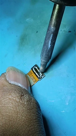 How to replace broken display connector