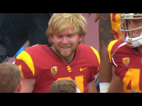Highlight: USC's blind long snapper Jake Olson finds game action on extra point against WMU