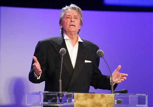 César 2025 : Alain Delon et Michel Blanc honorés pendant la cérémonie, ce que l’on sait