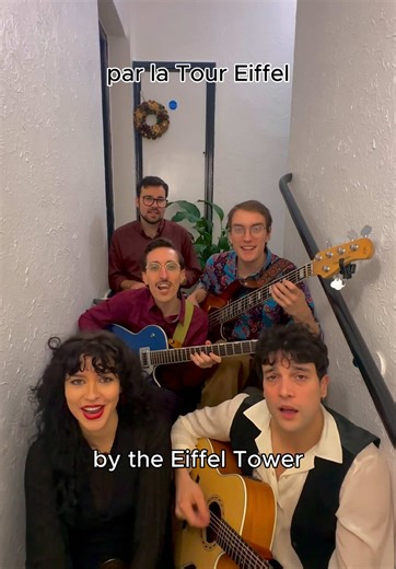 Tu connais ce moment où une chanson te donne envie d’en chanter une autre ? 🤔 On va jouer beaucoup de mashups (et quelques titres originaux !) la semaine prochaine à Paris, du 6 au 11 au 13ème Art ✨ Lien dans la bio ♥️