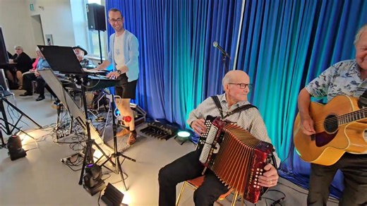 Quelle belle chanson interprèté par Monsieur Prouxl 🪗🎶✨️😊 St-Eugène de Ladrière 24 Août 2025. Bonne écoute à tous | Eric Boucher