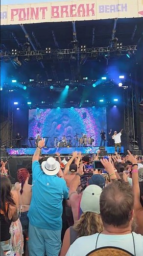 Let's go on "Vacation" | Dirty Heads LIVE - Point Break Virginia Beach