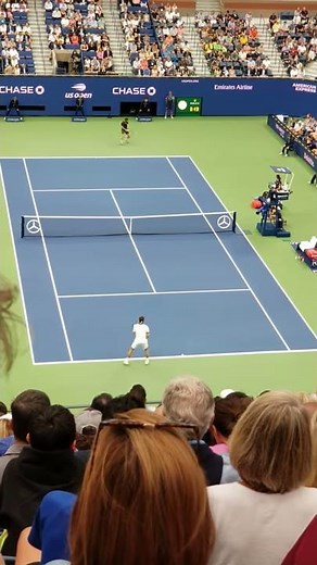 Roger Federer ripping ball 2019 US Open vs. Dzumhur