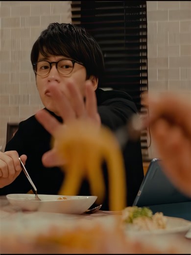 田中圭と土屋太鳳の映画解説