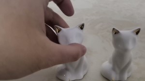 2Pcs Toilet Bolt Covers, Ceramic Toilet Bowl Bolt Covers, Toilet Bolt Caps Decorative to Prevent Rusting, White Ceramic Fox-Cat Shaped, Animal-Themed Bathroom Accessories