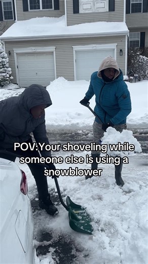 Shoveling Snow vs. Using a Snowblower
