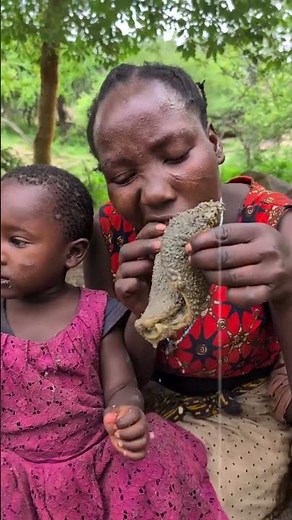 Traditional African Tribal Food: Preparing and Eating Tripe in the Wild