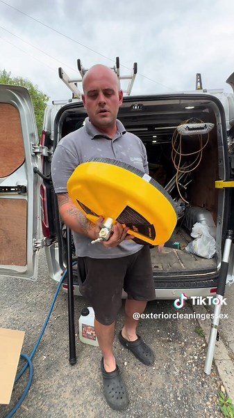 Unboxing a Delivery from Rutland Pumps - Exterior Cleaning