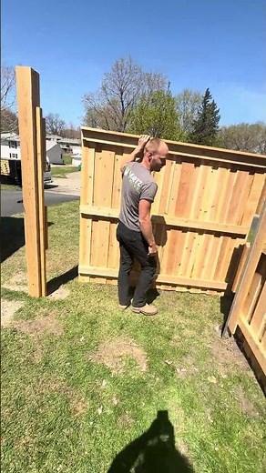 How to build a removable fence panel on PostMaster posts #privacyfence #cedarfence #postmaster