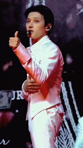 ATEEZ(에이티즈) | ATEEZ(에이티즈) WORLD TOUR [IN YOUR FANTASY] IN GLENDALE #ATEEZ #에이티즈 #In_Your_Fantasy | Instagram