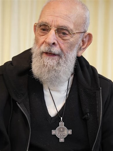 Fr John Iacono walks with Mother Teresa: She Saw the Face of Jesus In Everyone. NEW YOUTUBE CHANNEL #MotherTeresa #Catholic #Saints #Christianity #Faith #LivingSaint #CatholicChurch #Inspiration #JesusInThePoor #FatherJohnIacono