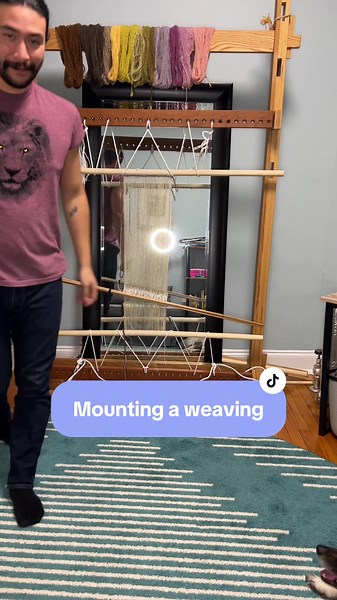 Montando un nuevo telar de tejido