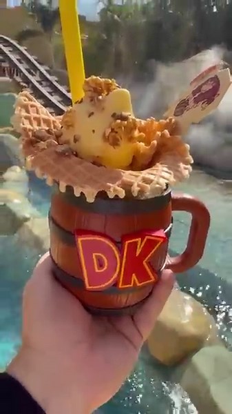 dk crush float at universal's epic universe