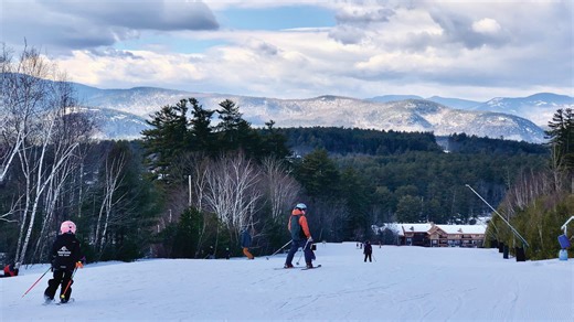 These New Hampshire ski resorts and bars rank among best in country, per USA Today