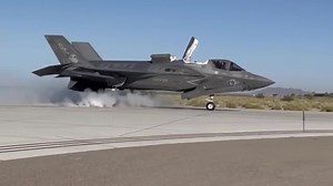 4.5K views · 323 reactions | Watch an F-35B, with VMFA-122, land on a simulated narrow road to support expeditionary advanced base operations at MCAS Yuma. The training gave pilots the opportunity to demonstrate the ability to project F-35 airpower into austere operating environments  go.usa.gov/xHbsh 3rd Marine Aircraft Wing | F-35 Lightning II Joint Program Office | Facebook