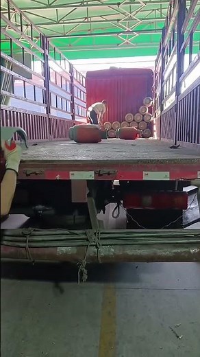 Loading and Transporting Gas LPG Cylinders onto a Large Flatbed Truck