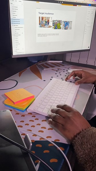 Finally putting my UX case study into presentation slides #uxdesigner #uxdesign #productdesign #autolayout #figmaautolayout #ux__hub #uiux #100daysofdesign #100daysofux #prototyping #figma #figmavariants #userexperiencedesigner #uidesigner #figmaanimations #uxportfolio #uxcasestudy #wireframes #CapCut
