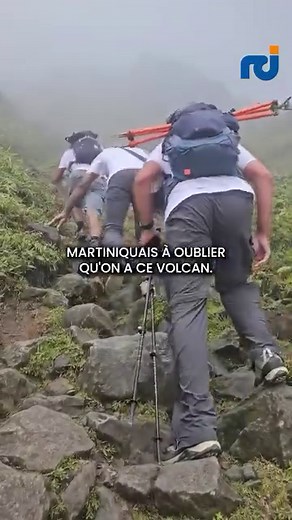L’altitude exacte de la Montagne Pelée sera connue dans quelques jours. Cette semaine, des experts-géomètres ont installé une antenne au sommet pour mesurer la hauteur du volcan. Reportage vidéo de Florence Treuil (@flo_trema) et Naïda Lebos (@naidaboss). Plus de précisions sur www.rci.fm. | RCI Martinique
