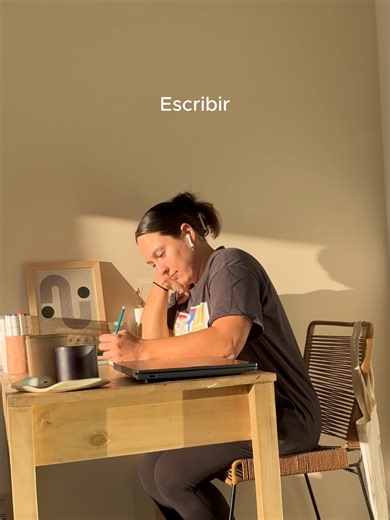 Pequeño recordatorio para hoy: Escribir es una herramienta más poderosa de lo que pensas . . . . #escrituraterapeutica #escritos #reflexion #journaling #autocuidado #escritura #fyp #paratiiiiiiiiiiiiiiiiiiiiiiiiiiiiiiiiii🦋 #bienestar #psicologia