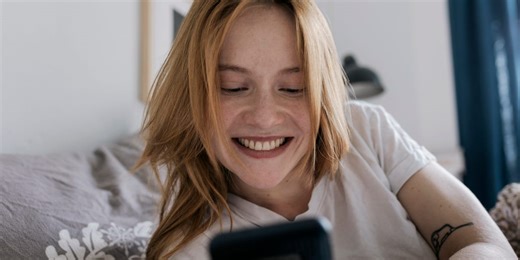 Tired of Being Ghosted? Try These Expert-Approved Dating App Conversation Starters