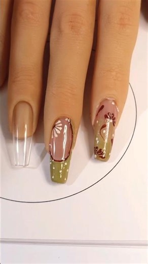 green and white floral nail art | simple nail art | artificial nails | pastel nails | winter nails