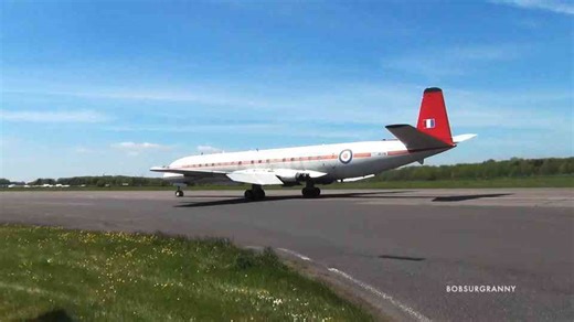 Watch the De Havilland Comet make that old school Avon engine noise