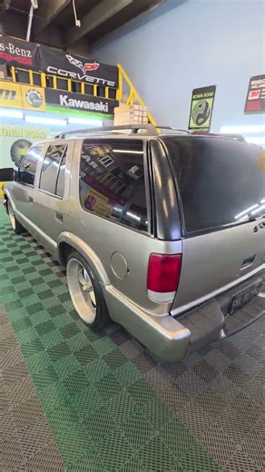 2001 Chevy Blazer 3M Tinted Windows and Sunstrip! #tintedwindows #windowtint #chevyblazer