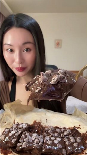 只要四種材料的免烤高蛋白巧克力布朗尼也太好吃！NO BAKE PROTEIN BROWNIE ASMR #healthyrecipes #mukbang #美食