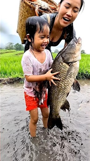Wow that's so Big Fish #fishing #primitiveplus #survivalskills #wildernesssurvival