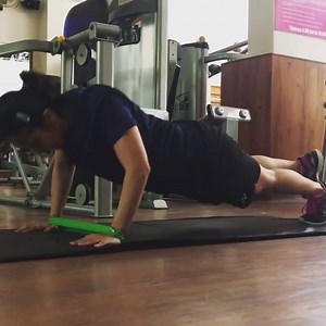 3.5K views · 476 reactions | Is Saina Nehwal lifting herself up or pushing the earth down? 樂  courtesy: Saina's Instagram | Premier Badminton League - PBL | Facebook