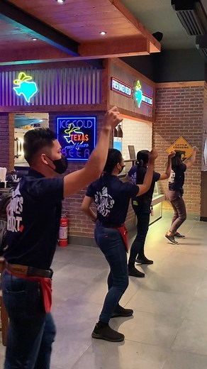 Howdy, y’all! 🤠 Enjoy a delightful meal and experience fun dining with legendary servers to entertain you with a line dance performance at Texas Roadhouse! #TexasRoadhousePH | Texas Roadhouse Philippines
