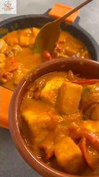 Tuna with tomato and red pepper, an easy and juicy homemade recipe #Spanish cuisine #traditional ...