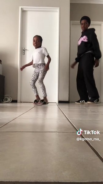 Baile en el suelo: desafío con Cocomelon