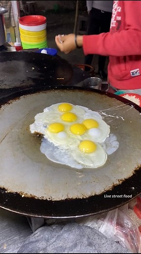 913K views · 301 reactions | Tasty Egg Fried Rice Making 朗朗 | Live Street Food | Facebook