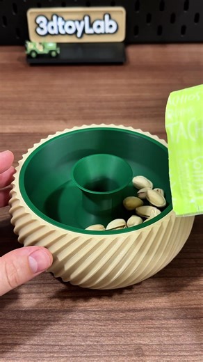 3D Printed Pistachio Bowl with Shell Tray