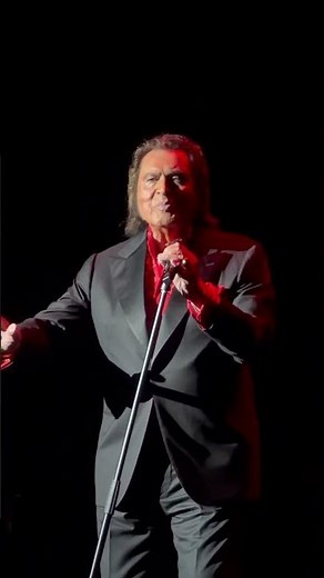 Engelbert: Last of the Romantics" #engelbert #kingofromance #legend #live #89yearsold #icon
